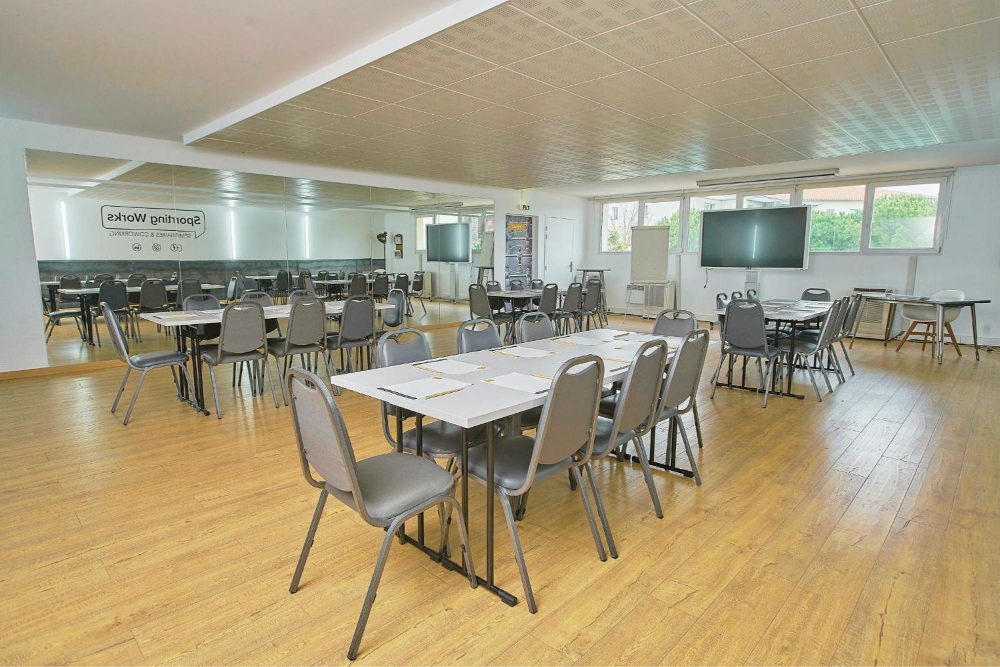 Sporting House Hotel ตูลูส ภายนอก รูปภาพ